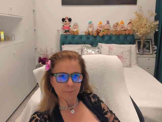 SalomeJade webcam