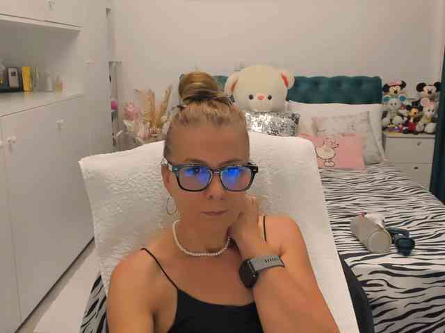 SalomeJade webcam