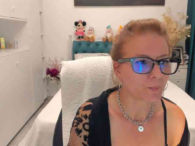 SalomeJade webcam
