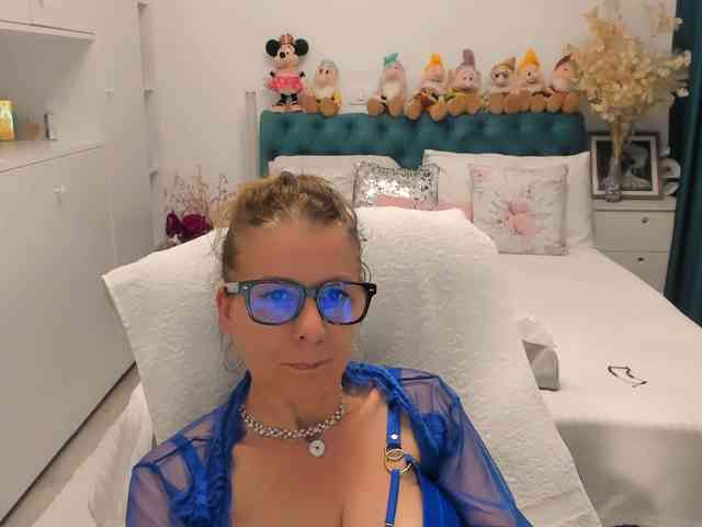 SalomeJade webcam
