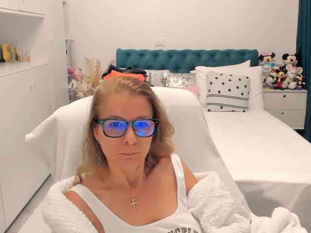SalomeJade webcam