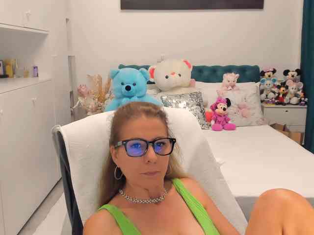 SalomeJade webcam