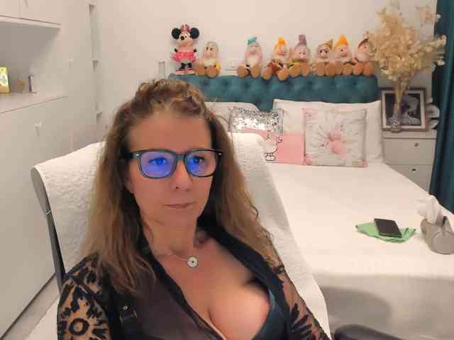 SalomeJade webcam
