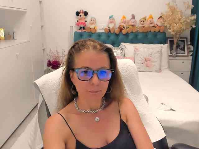 SalomeJade webcam