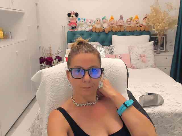 SalomeJade webcam