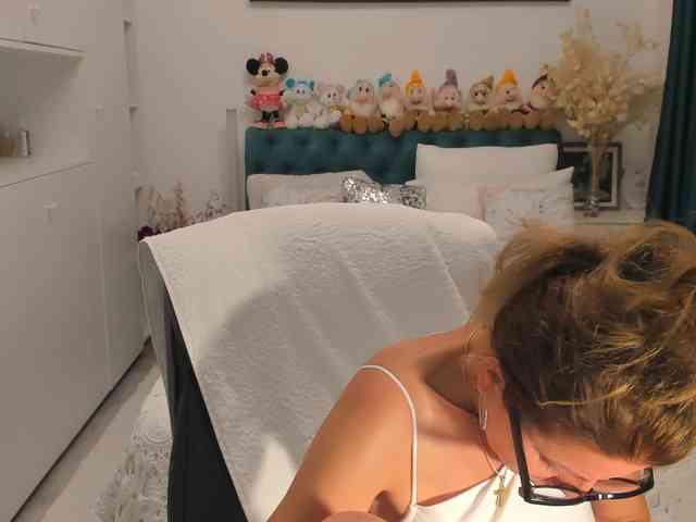 SalomeJade webcam