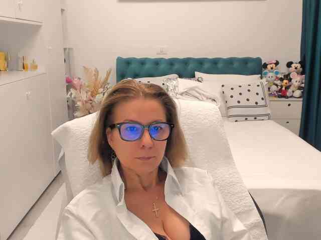 SalomeJade webcam