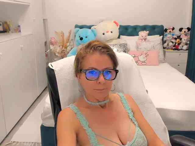 SalomeJade webcam