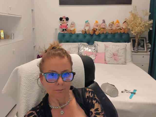 SalomeJade webcam