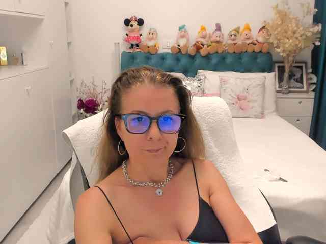 SalomeJade webcam