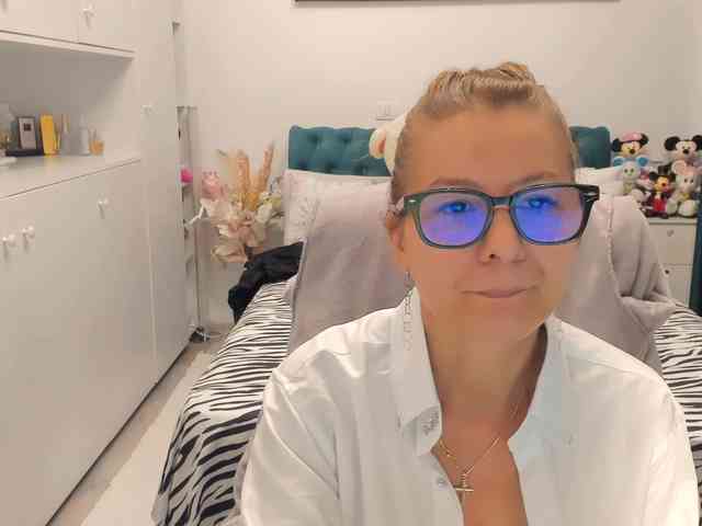 SalomeJade webcam