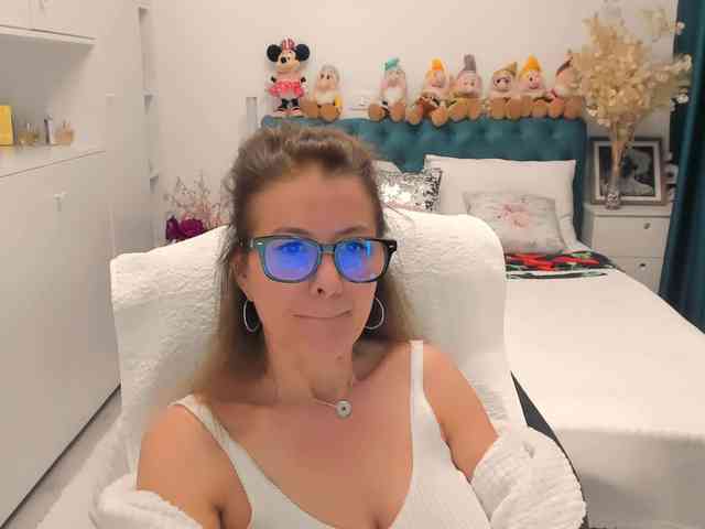 SalomeJade webcam
