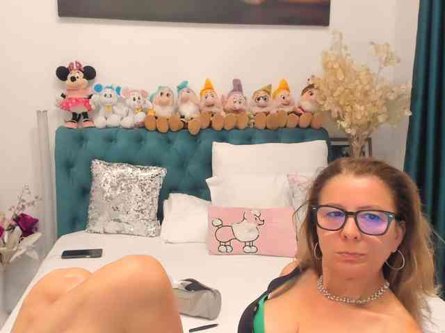 SalomeJade webcam