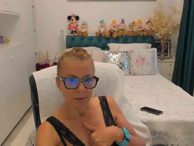 SalomeJade webcam