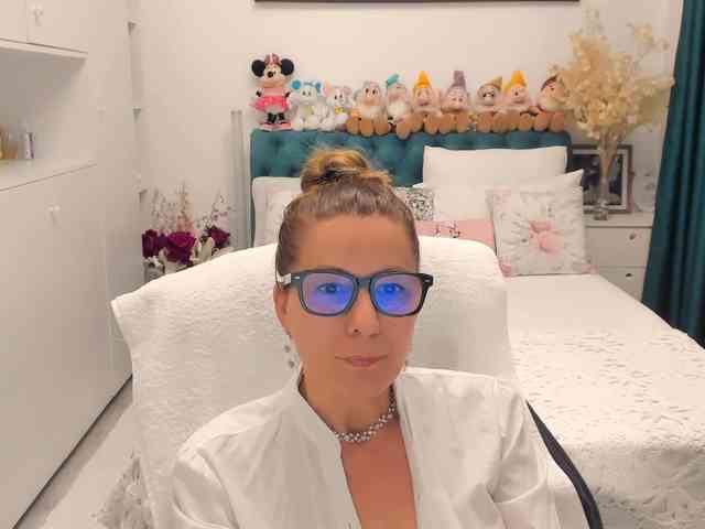 SalomeJade webcam