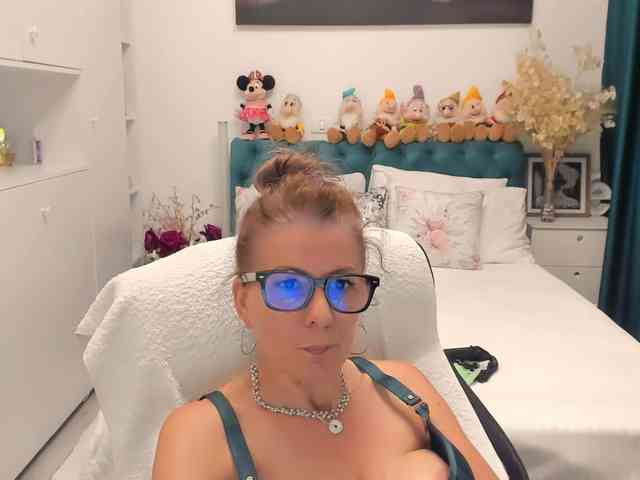 SalomeJade webcam
