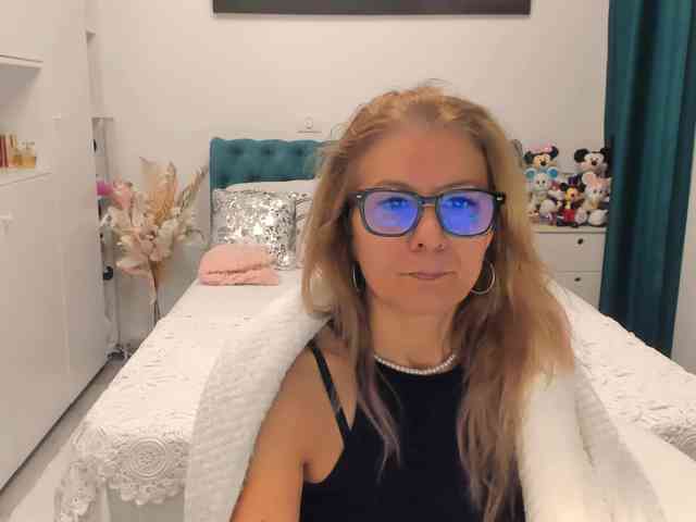 SalomeJade webcam