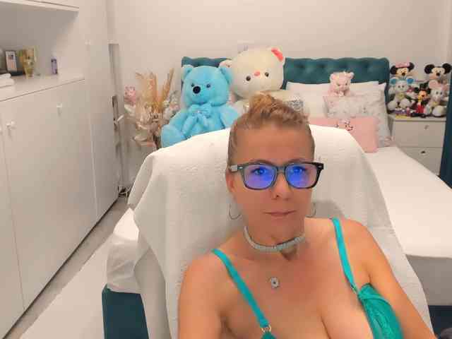 SalomeJade webcam