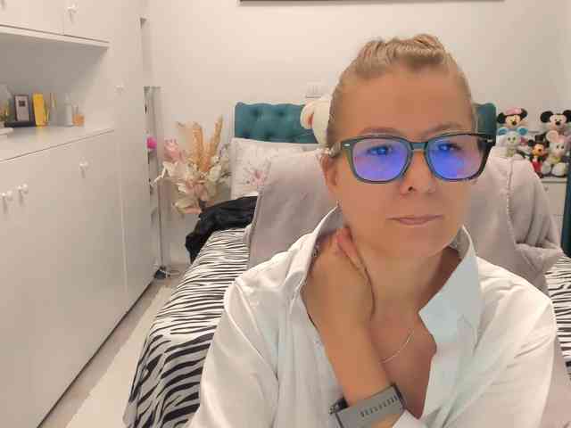 SalomeJade webcam
