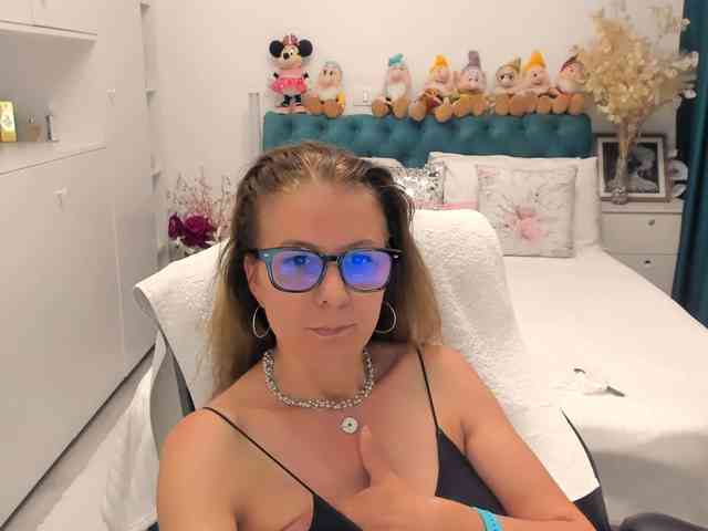 SalomeJade webcam