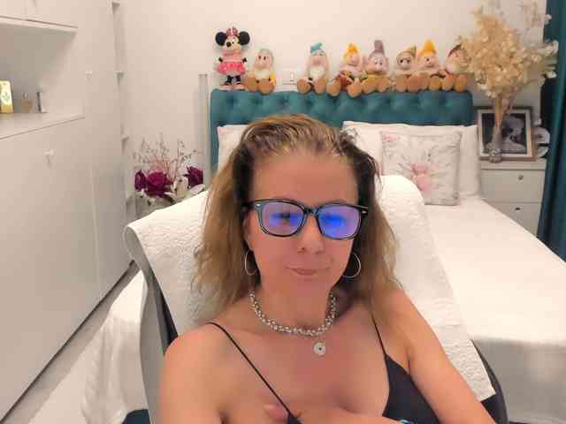 SalomeJade webcam