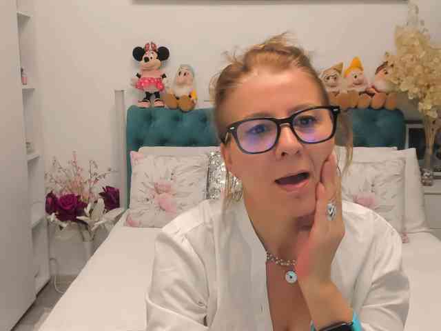 SalomeJade webcam
