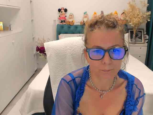 SalomeJade webcam