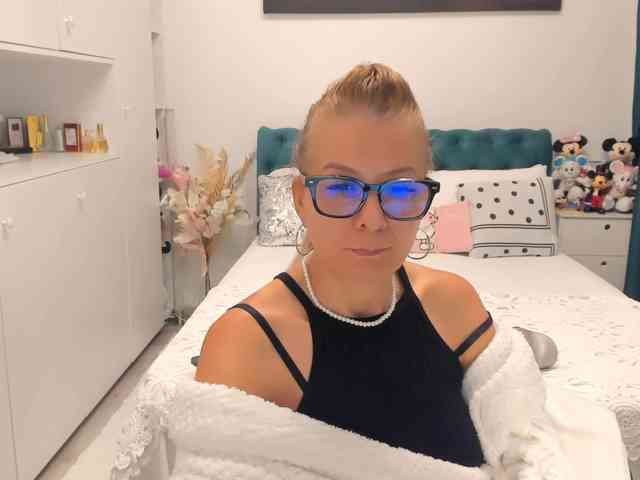 SalomeJade webcam