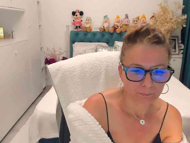SalomeJade webcam