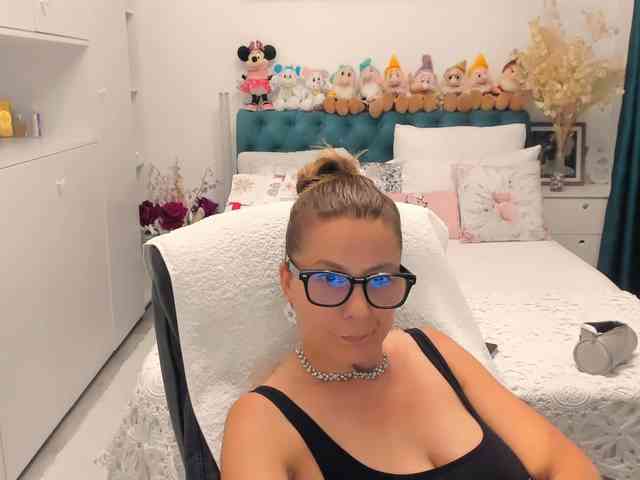 SalomeJade webcam