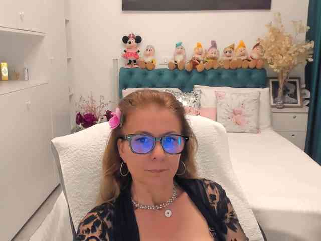 SalomeJade webcam