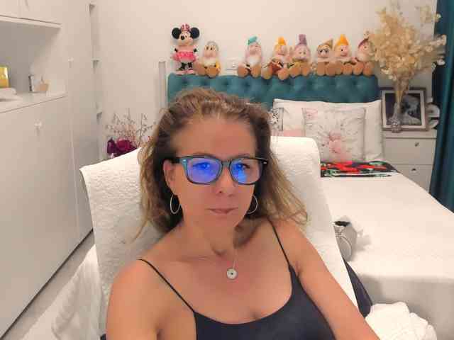 SalomeJade webcam