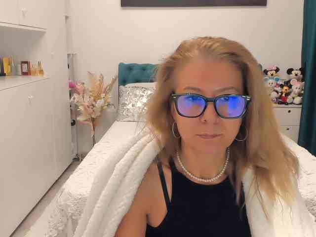 SalomeJade webcam