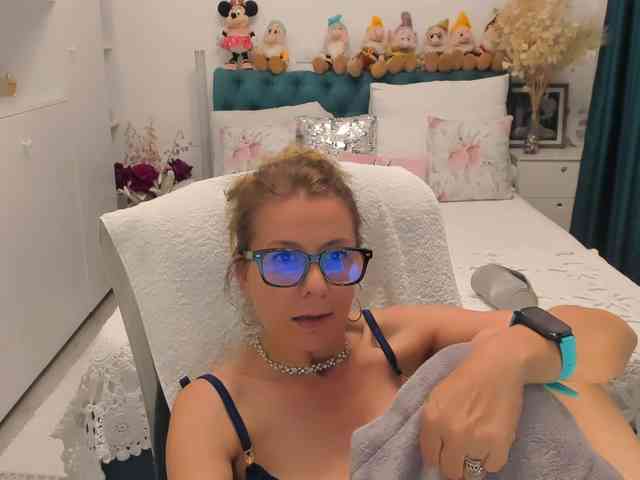 SalomeJade webcam