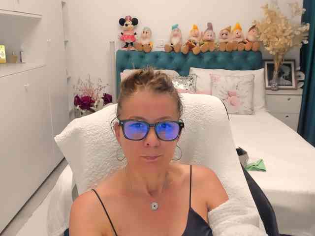 SalomeJade webcam