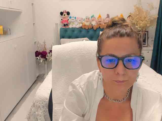 SalomeJade webcam