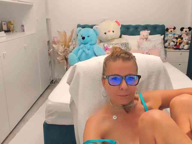 SalomeJade webcam