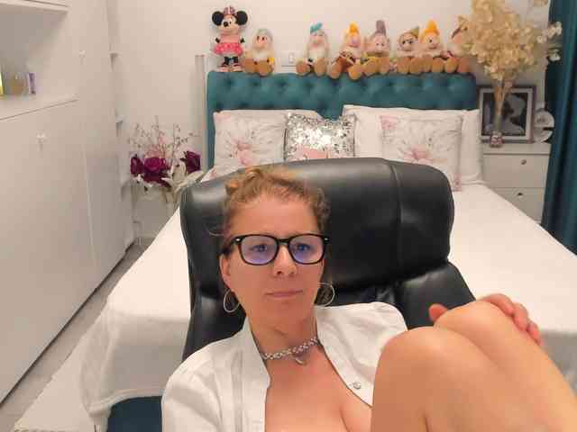SalomeJade webcam