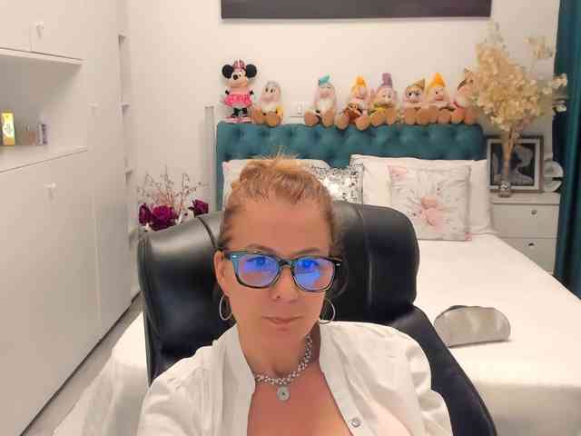 SalomeJade webcam