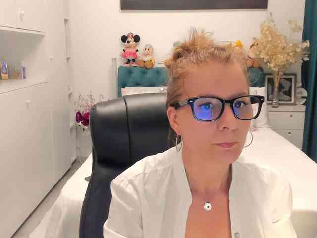 SalomeJade webcam