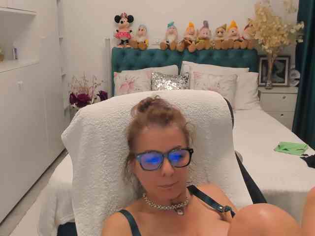 SalomeJade webcam