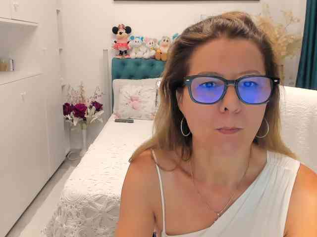 SalomeJade webcam