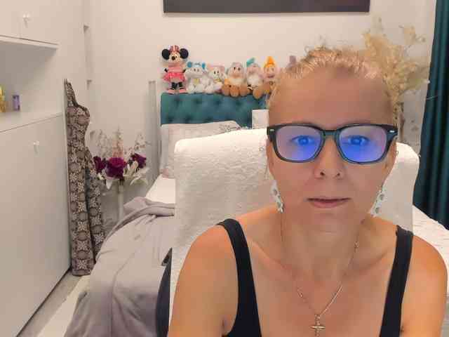 SalomeJade webcam