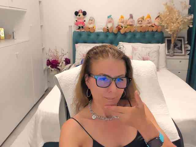 SalomeJade webcam