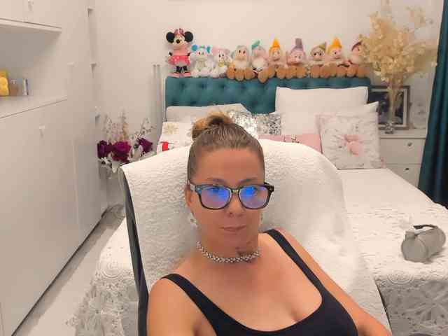 SalomeJade webcam