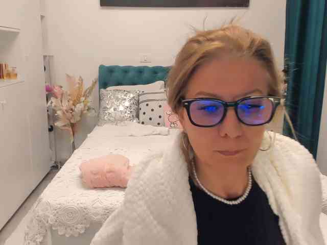 SalomeJade webcam