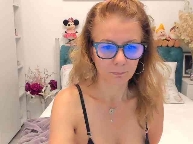 SalomeJade webcam