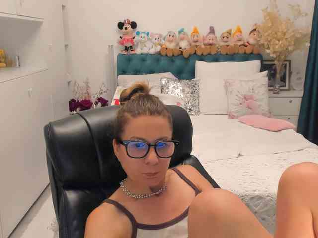 SalomeJade webcam