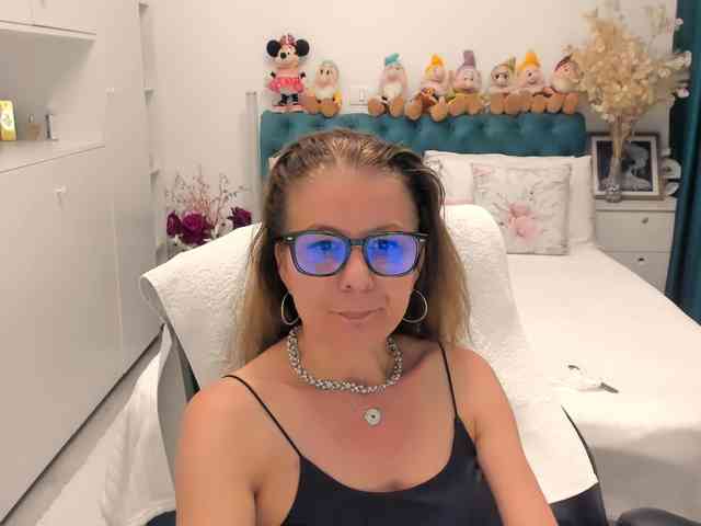 SalomeJade webcam