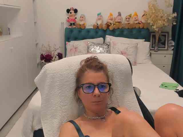SalomeJade webcam